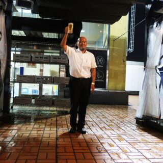 【ふれあいサービス委員会】
7年ぶりに職員間の交流・親睦を目的としたバーベキュー大会が開かれました🍖

今回は平日夜の屋上ビアガーデンにて開催🍻
線状降水帯や秋雨前線など天候が心配でしたが、日中降っていた雨も上がったところで、BBQビアガーデンスタート‼

病院、在宅医療部（介護施設）から48名が参加し賑やかな時間となりました。

おいしいお肉を食べ、沢山の種類の中から好きなドリンクを選び、多職種の垣根を越えて大いに語り合い盛り上がりました🍖🍹🥩

「楽しかった」「おいしかった」「おなか一杯になった」「毎月してほしい」などの声をいただきました😊

#福井厚生病院 #福井県 #福井市 #福利厚生 #ビアガーデン #ｂｂｑ